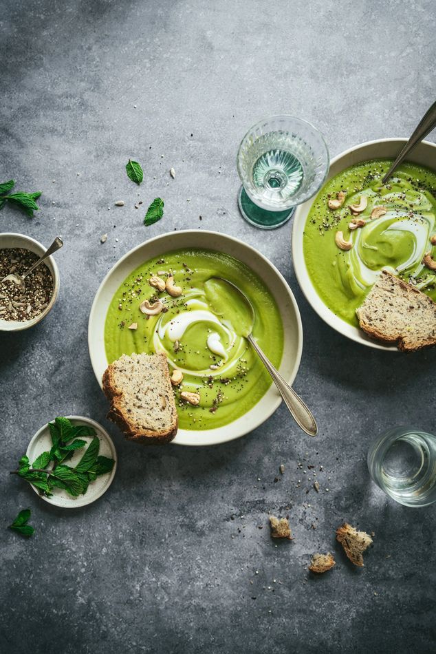 Crema verde con anacardos