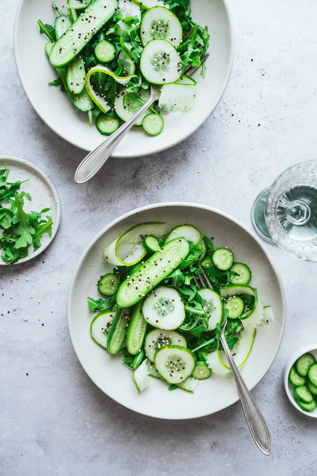 Ensalada de pepino y rúcula